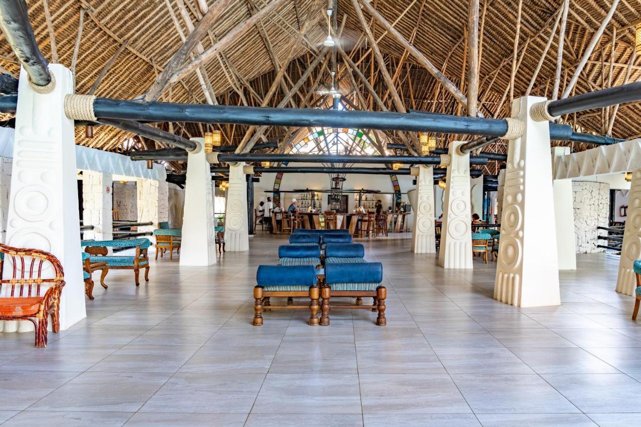 Southern Palms Beach Resort Diani Beach Esterno foto