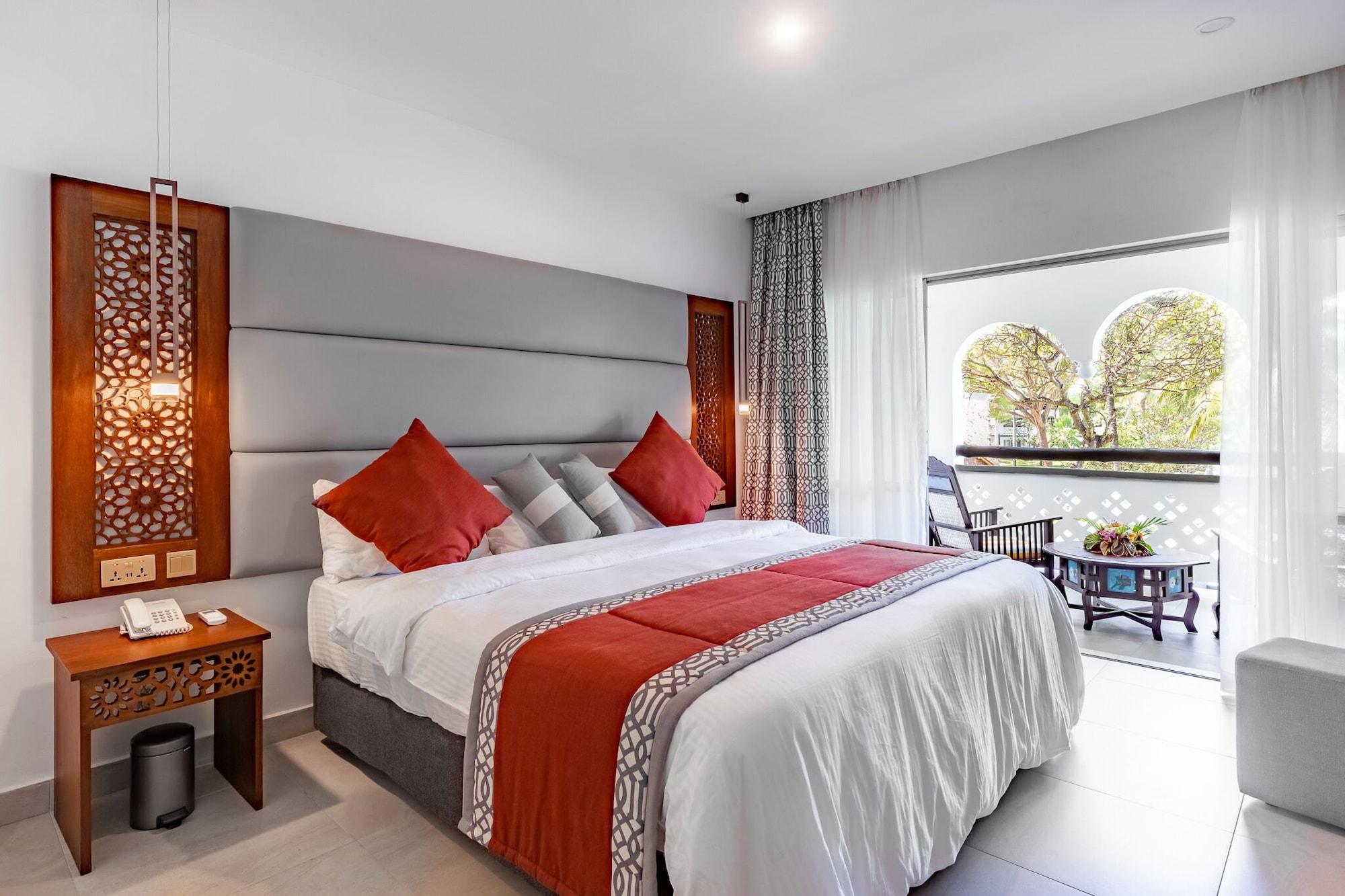 Southern Palms Beach Resort Diani Beach Esterno foto