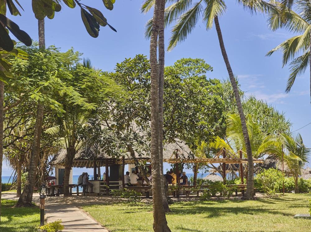 Southern Palms Beach Resort Diani Beach Esterno foto