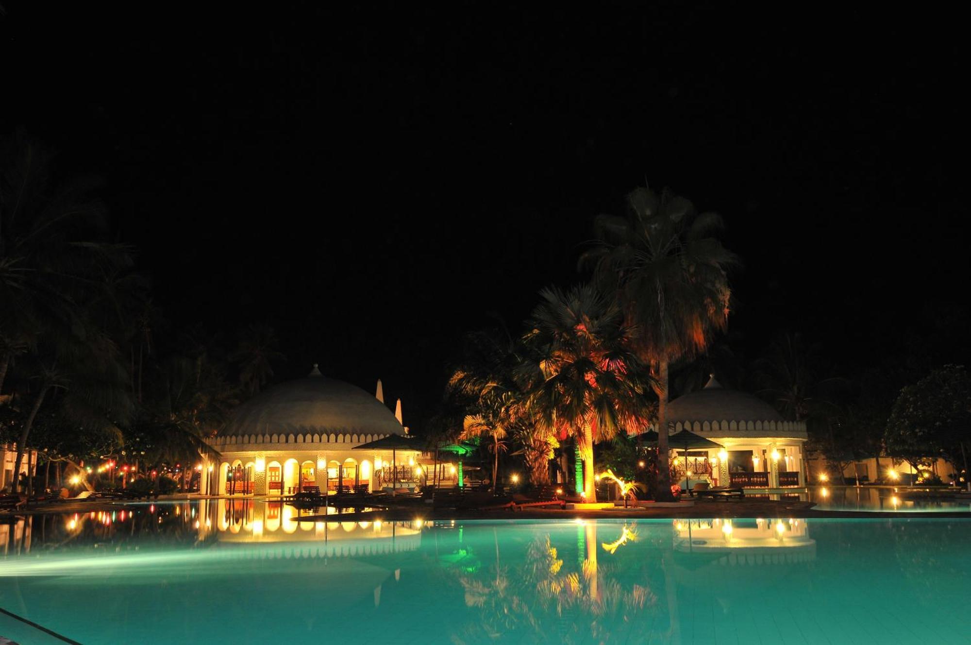 Southern Palms Beach Resort Diani Beach Esterno foto