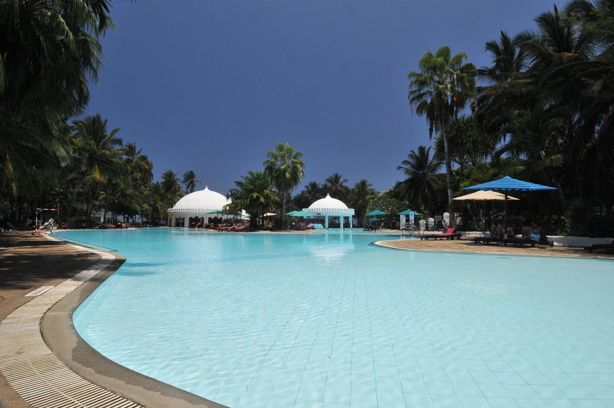 Southern Palms Beach Resort Diani Beach Esterno foto