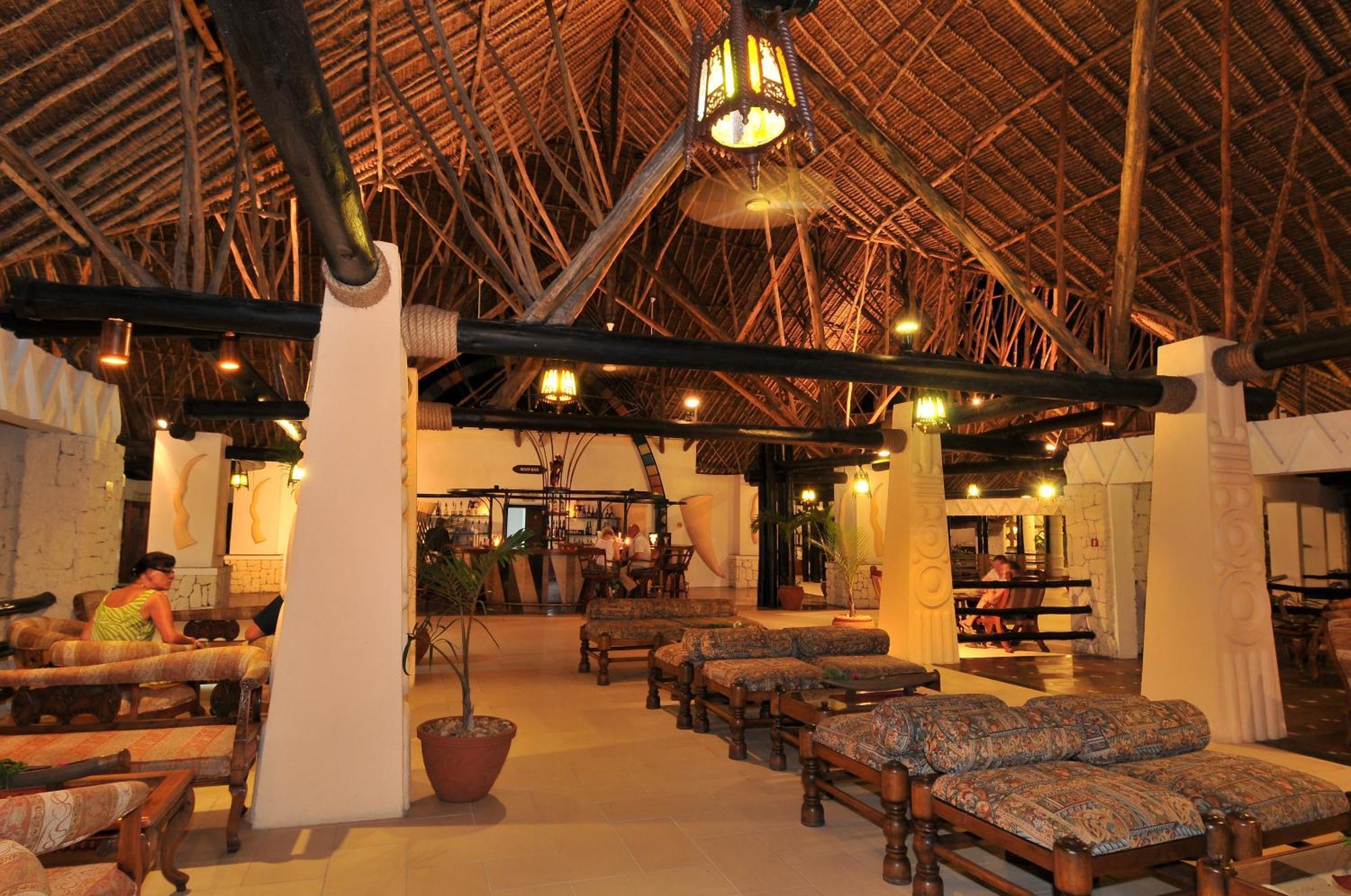 Southern Palms Beach Resort Diani Beach Esterno foto