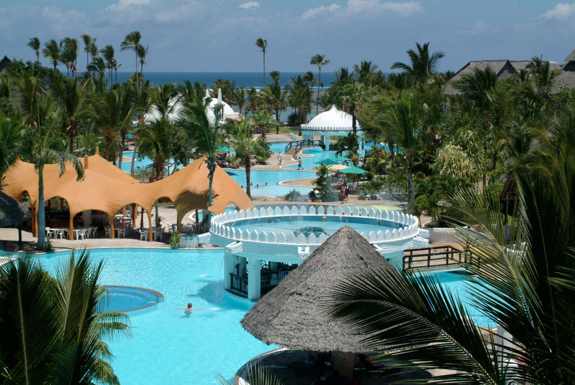 Southern Palms Beach Resort Diani Beach Esterno foto