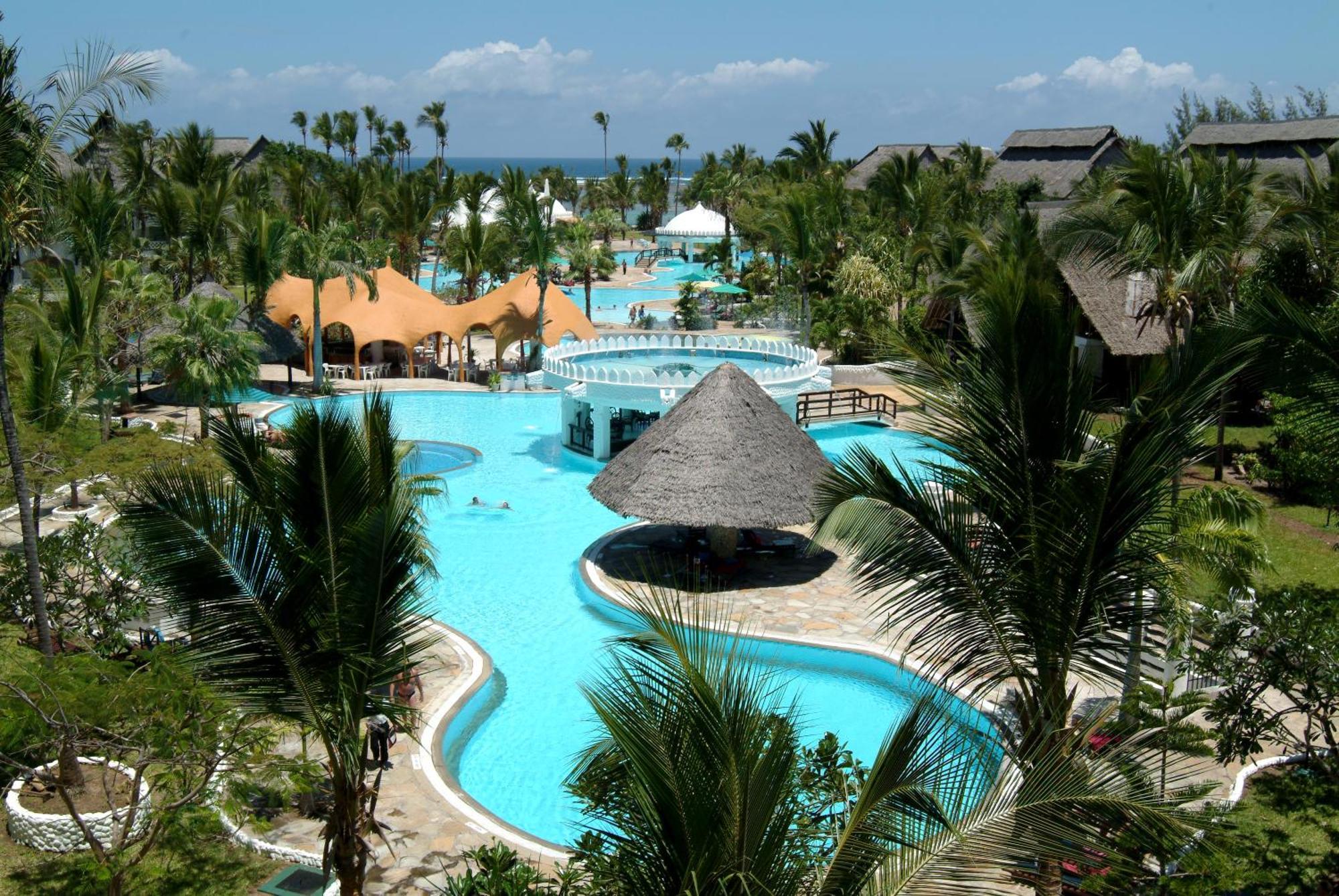 Southern Palms Beach Resort Diani Beach Esterno foto