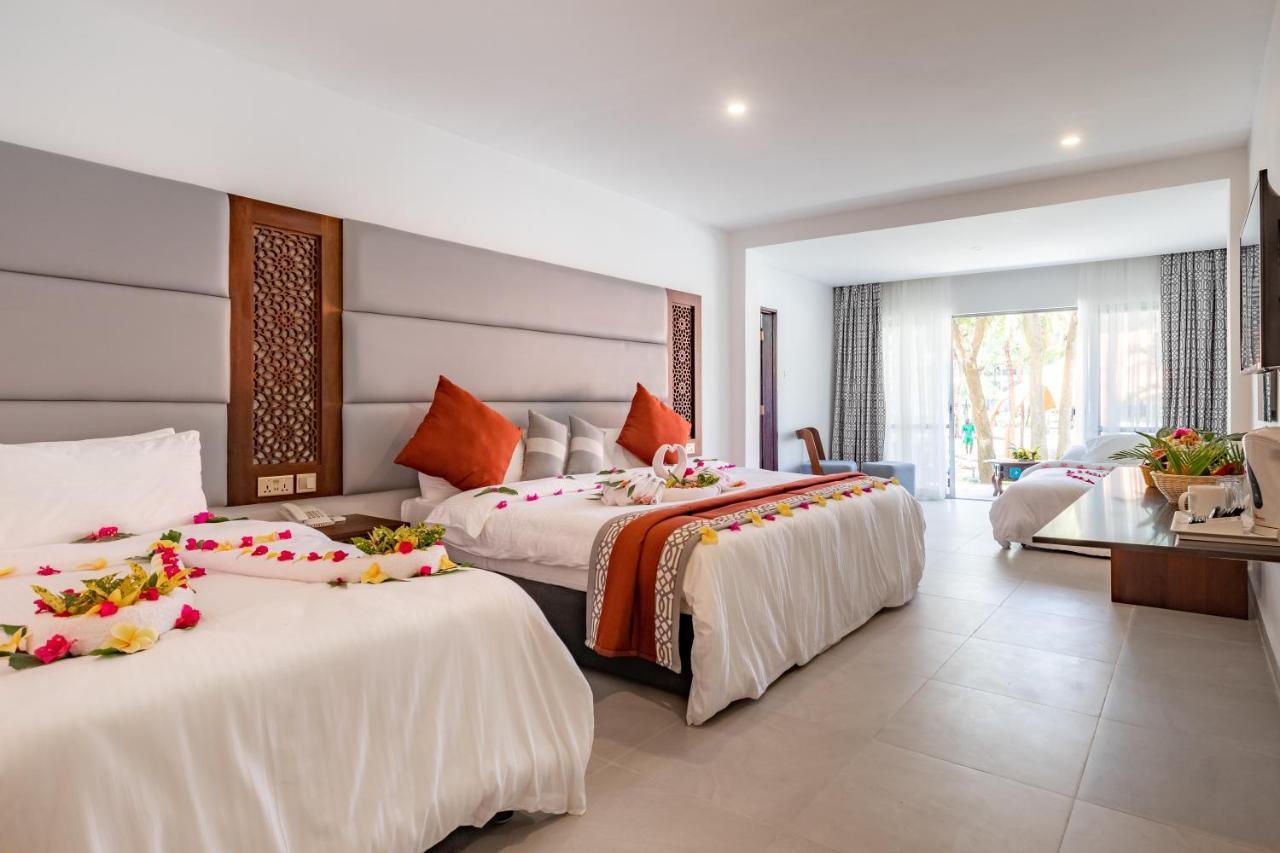 Southern Palms Beach Resort Diani Beach Esterno foto