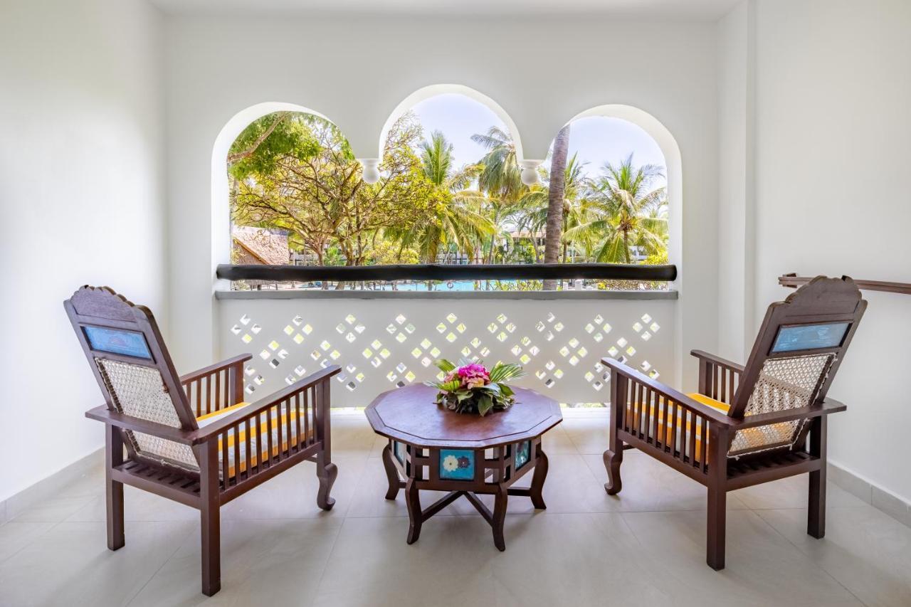 Southern Palms Beach Resort Diani Beach Esterno foto
