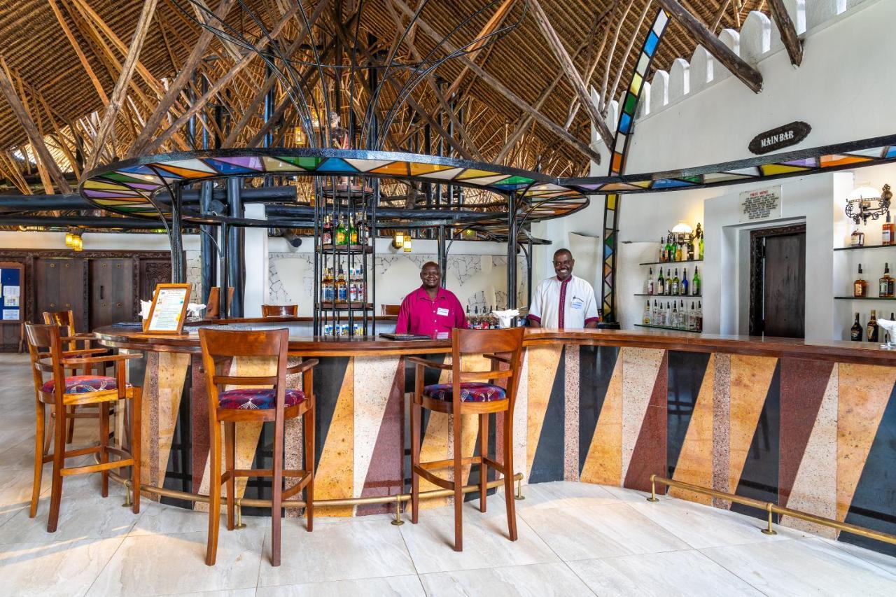 Southern Palms Beach Resort Diani Beach Esterno foto