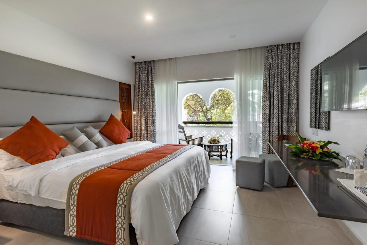 Southern Palms Beach Resort Diani Beach Esterno foto