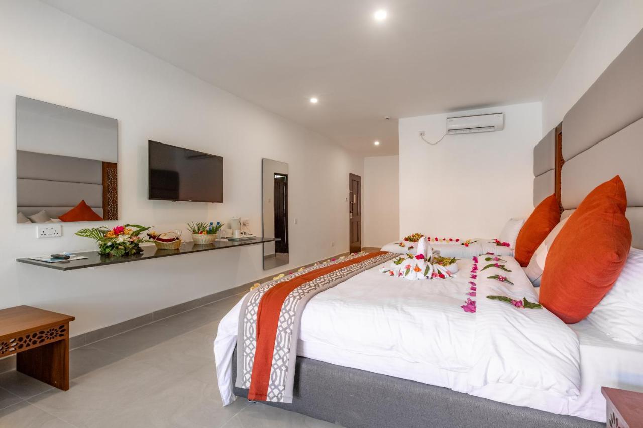 Southern Palms Beach Resort Diani Beach Esterno foto