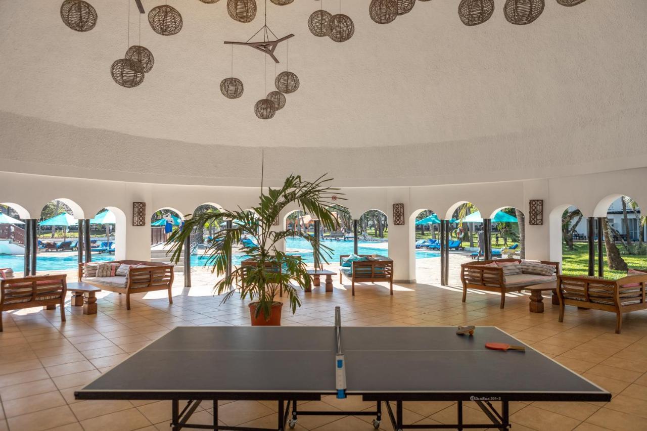 Southern Palms Beach Resort Diani Beach Esterno foto