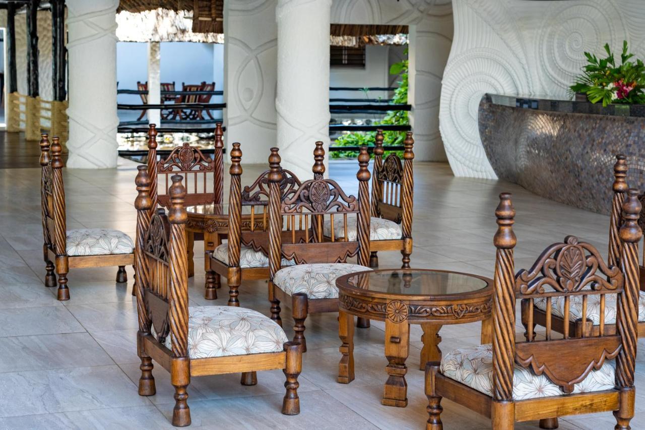 Southern Palms Beach Resort Diani Beach Esterno foto