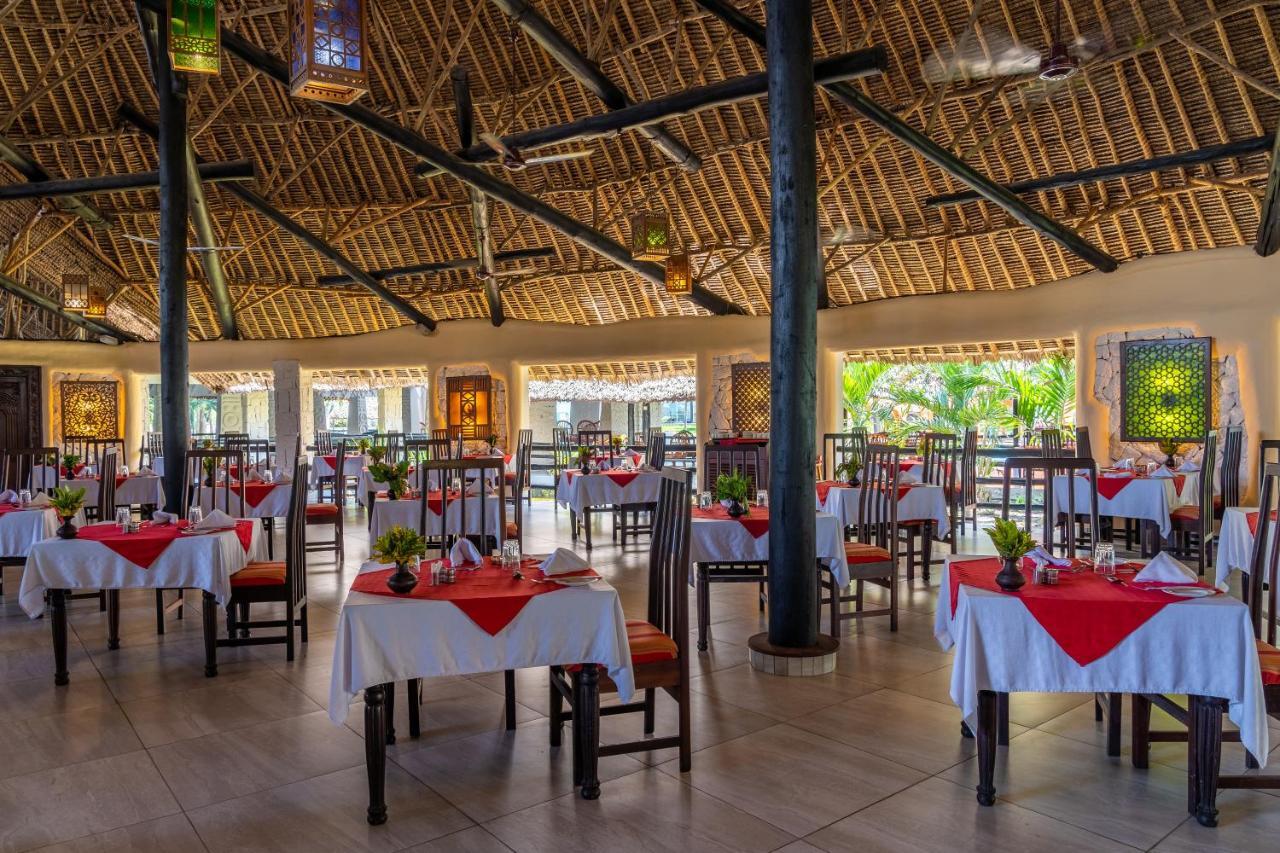 Southern Palms Beach Resort Diani Beach Esterno foto