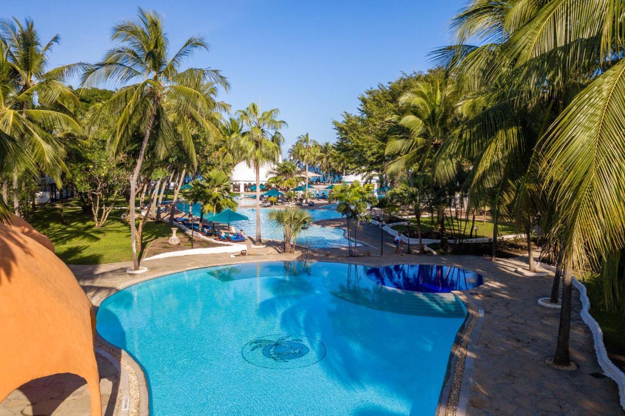 Southern Palms Beach Resort Diani Beach Esterno foto